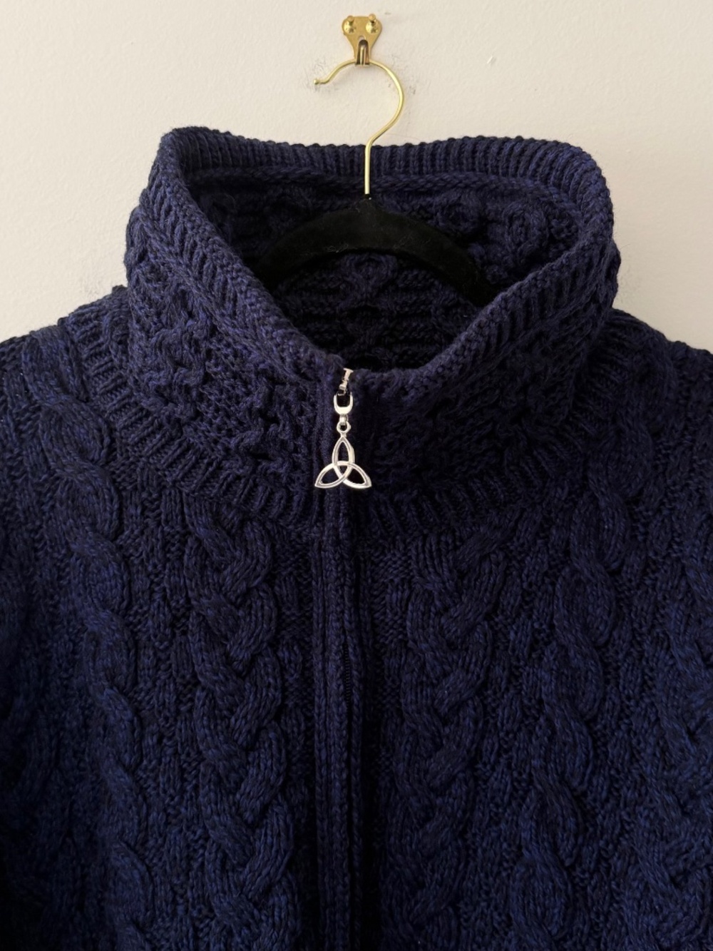 NWT Aran Crafts 100% Merino Wool Navy Cable Knit Zip Cardigan Heavy Wt. Pockets - Picture 3 of 10